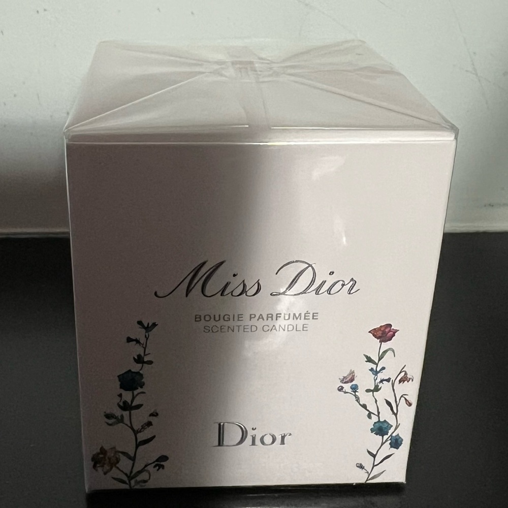 Miss Dior Scented Candle - Pale Pink Floral Box